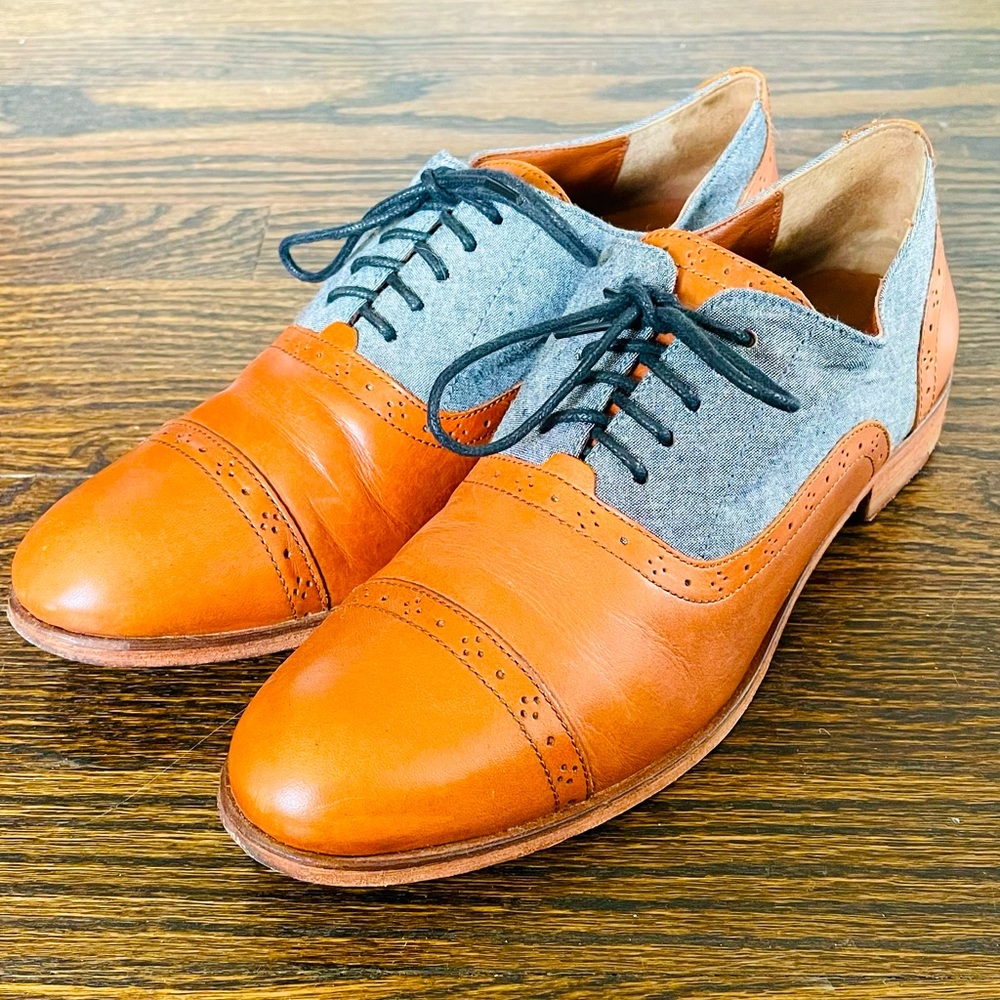 Size 7 Cole Haan Brown leather shoes w/ denim inflection